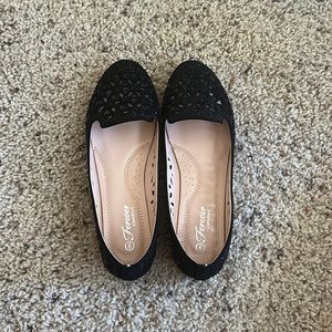 Forever Comfort Black Beaded Suede Flats Size 9